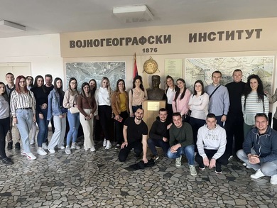 Пројекат ,,Од парцела до звијезда": Едукативно-струч...