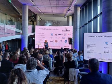 Др Драгомировић на конференцији о дигитализацији, ек...