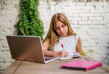 Стипендије за постдипломске и докторске студије у Че...