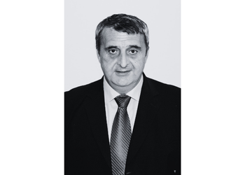 Преминуо декан ПМФ-а проф. др Радослав Декић