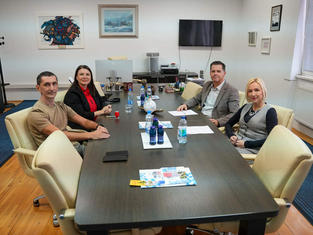 Филозофски факултет сарађује са Савезом за ријетке б...