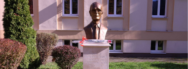 Unveiling the bust of the first Rector of the Univer...