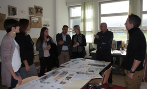 Представник италијанске фирме DAL CIN у радној посје...