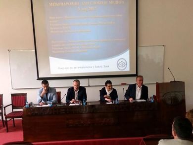 Одржана трибина „Медији и новинарство у информационо...